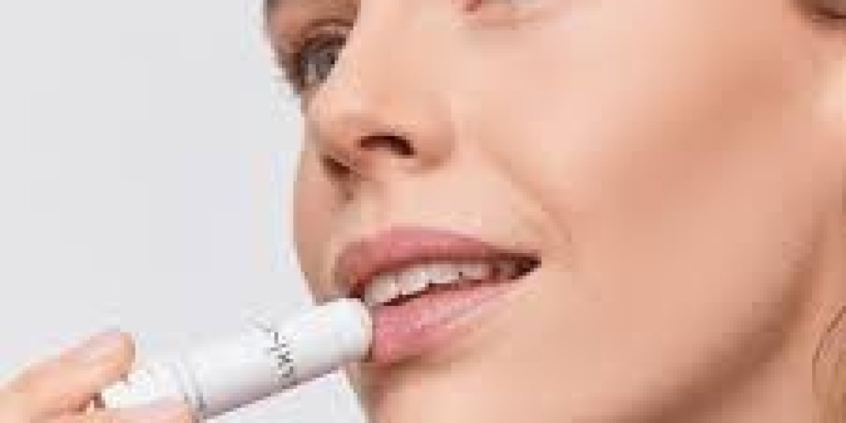 Discover the Science Behind Effective Hydrating Lip Balms