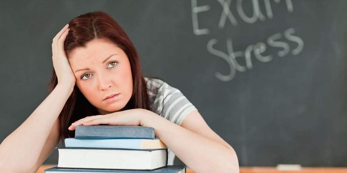 The Fear of God Essential Hoodie: A Modern Icon of Streetwear Luxury